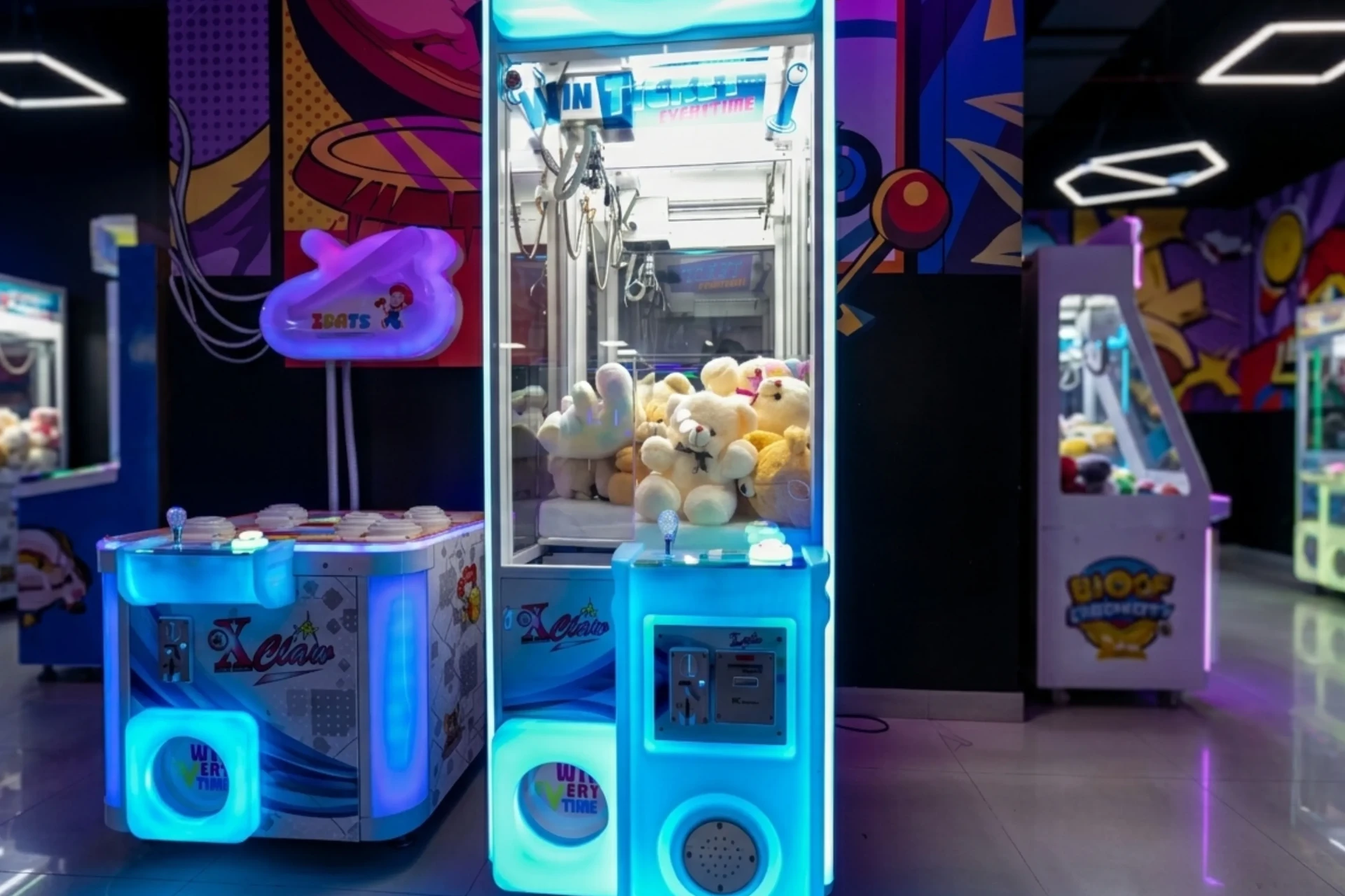 X-Claw machine small toys prize game Hyderabad